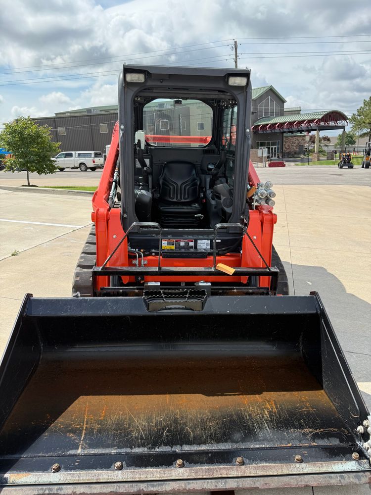 2021 SVL65-2HFWC Kubota