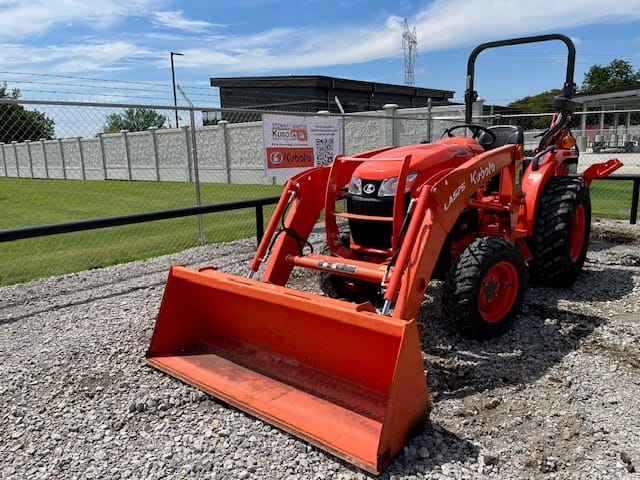 2021 L3301HST